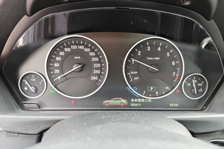 BMW 3 Series 2019 car image #13