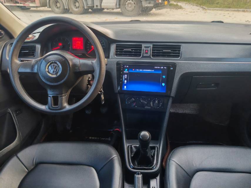 Volkswagen Santana 2016 car image #9
