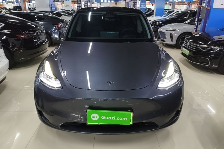 Tesla Model Y 2023 #3 Tesla Model Y 2023 car image #3