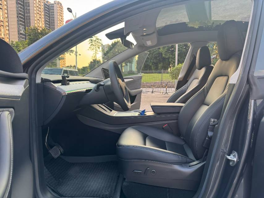 Tesla Model Y 2022 #4 Tesla Model Y 2022 car image #4
