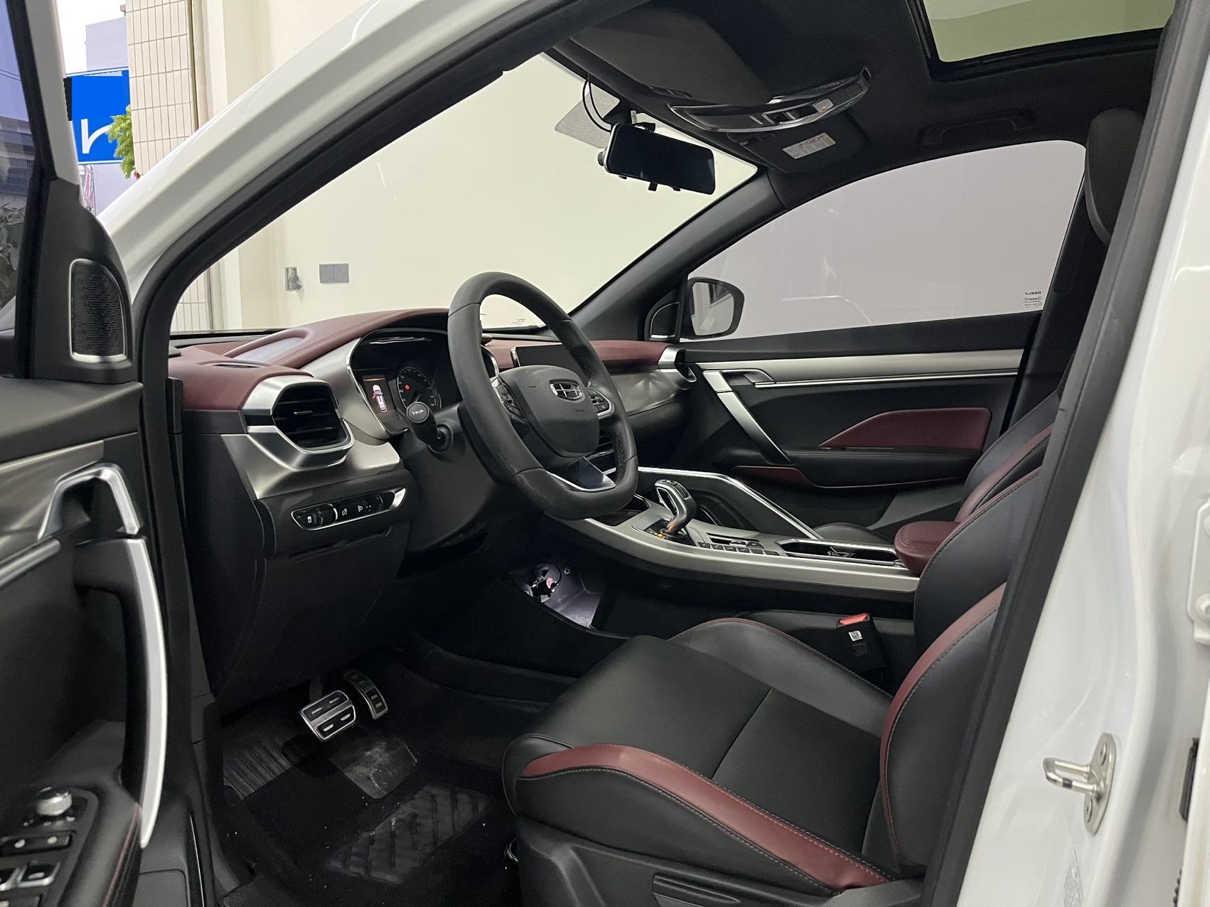 GEELY Coolray 2020 car image #4