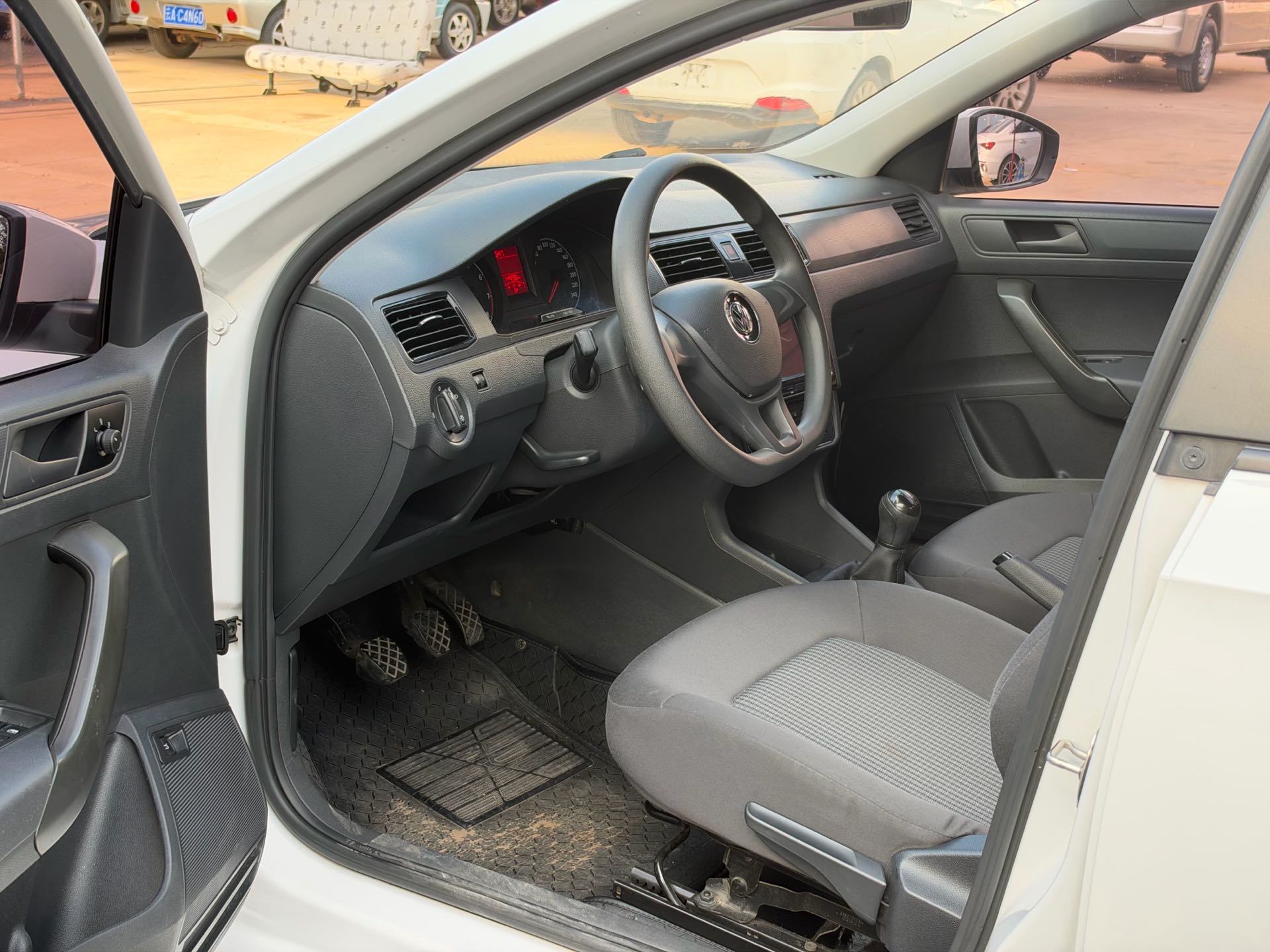 Volkswagen Santana 2017 car image #4