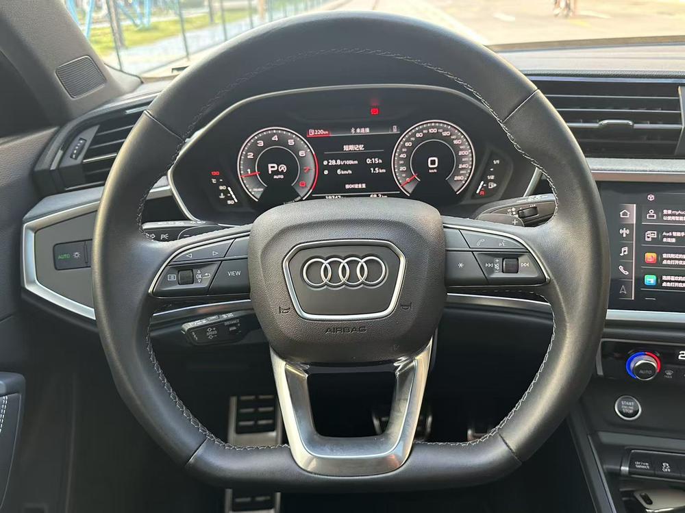 Audi Q3 2023 immagine di auto #18