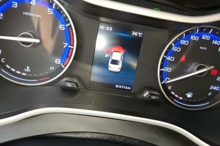 GEELY Emgrand 2019 car image #12