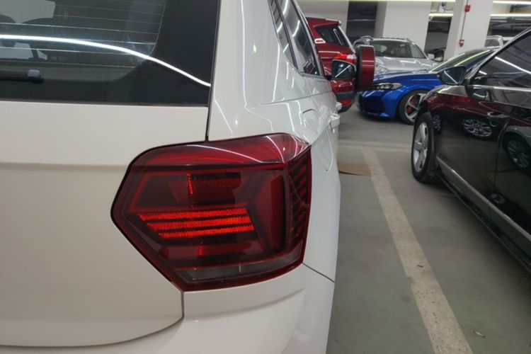 Volkswagen Polo 2021 car image #8