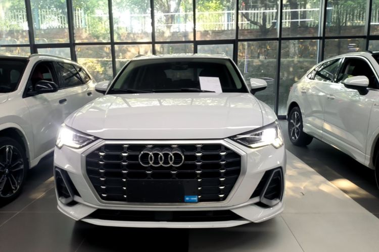 Audi Q3 2021 #3 Audi Q3 2021 car image #3