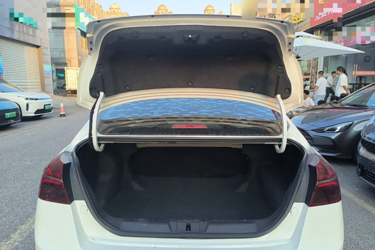 GEELY Emgrand 2021 car image #19