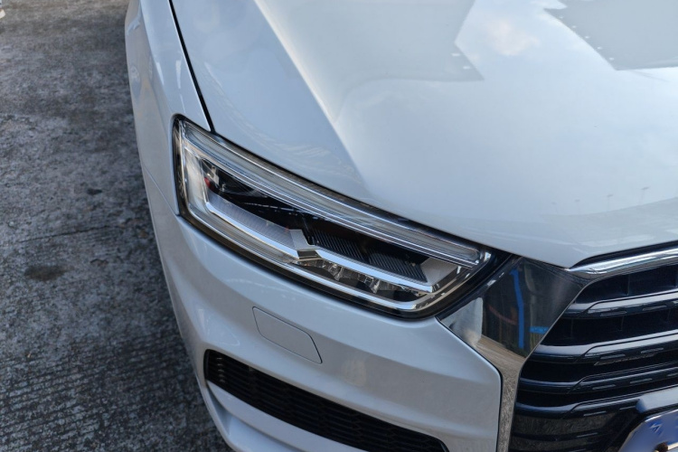Audi Q3 2019 car image #8
