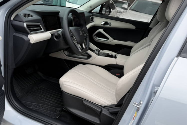BYD YuanUP 2024 car image #13