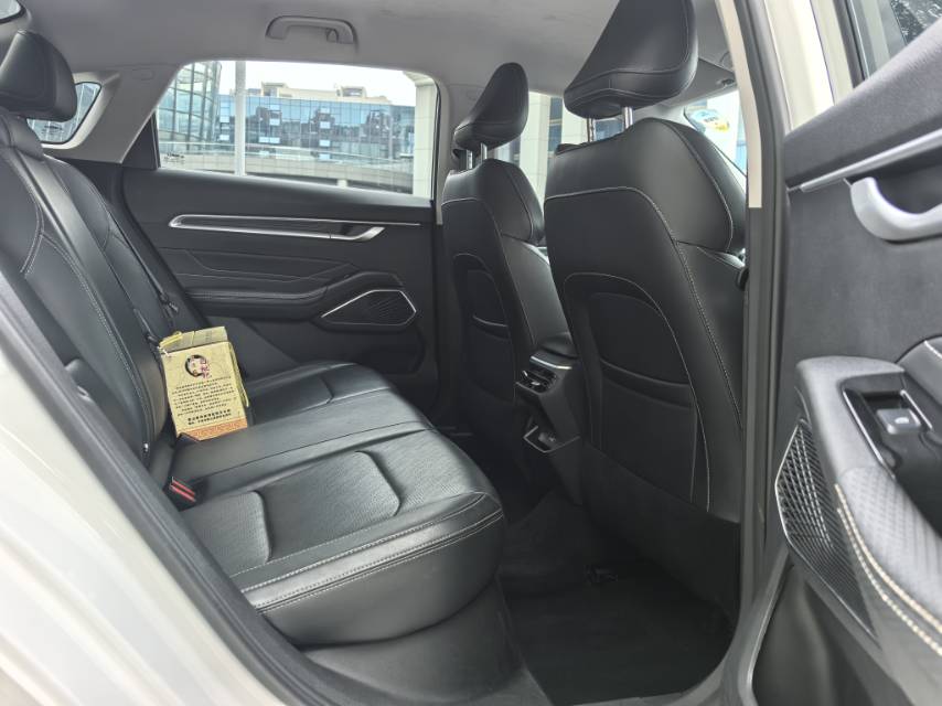GEELY Emgrand 2024 car image #9