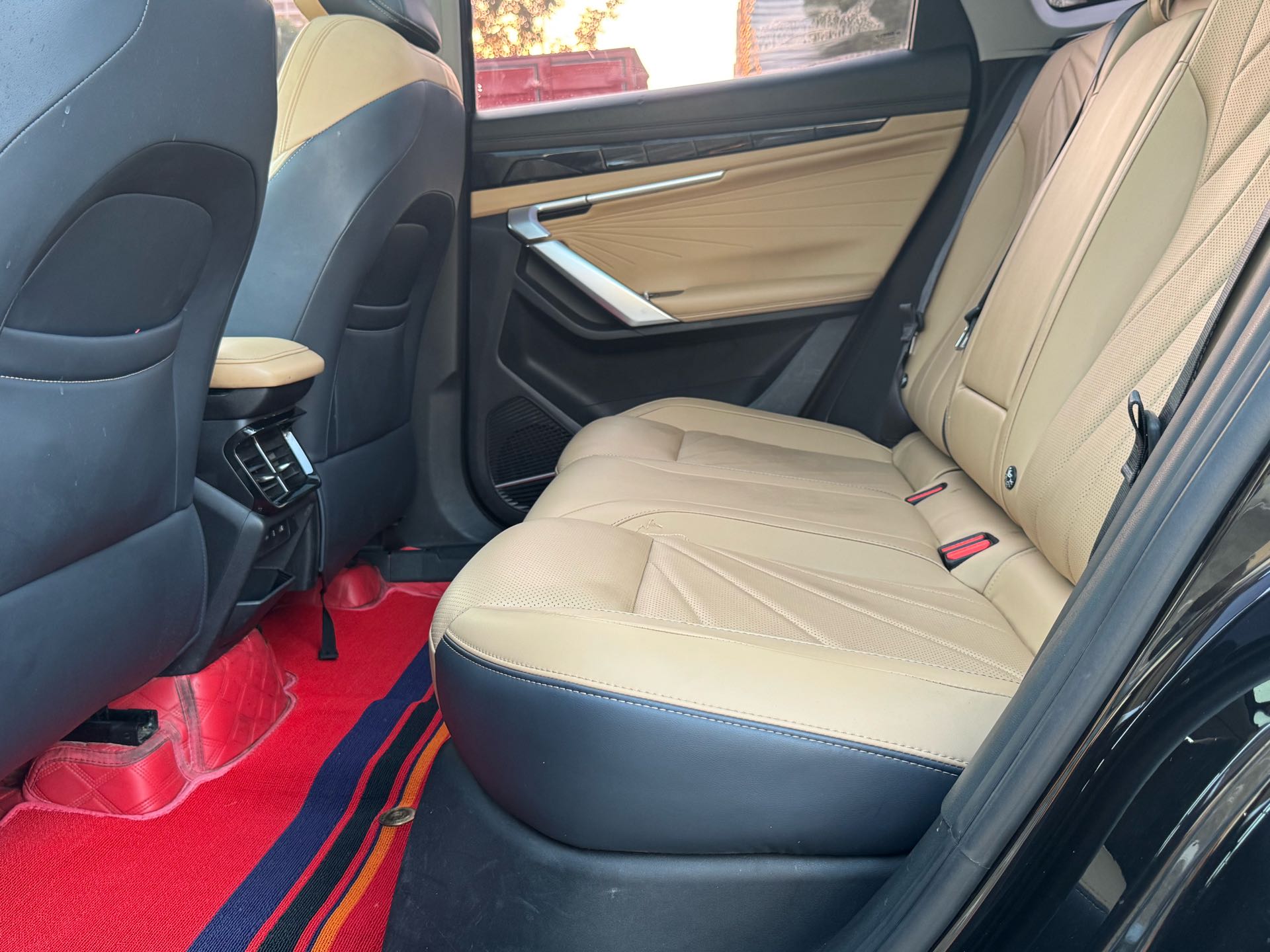 GEELY Boyue L 2023 صورة سيارة #4