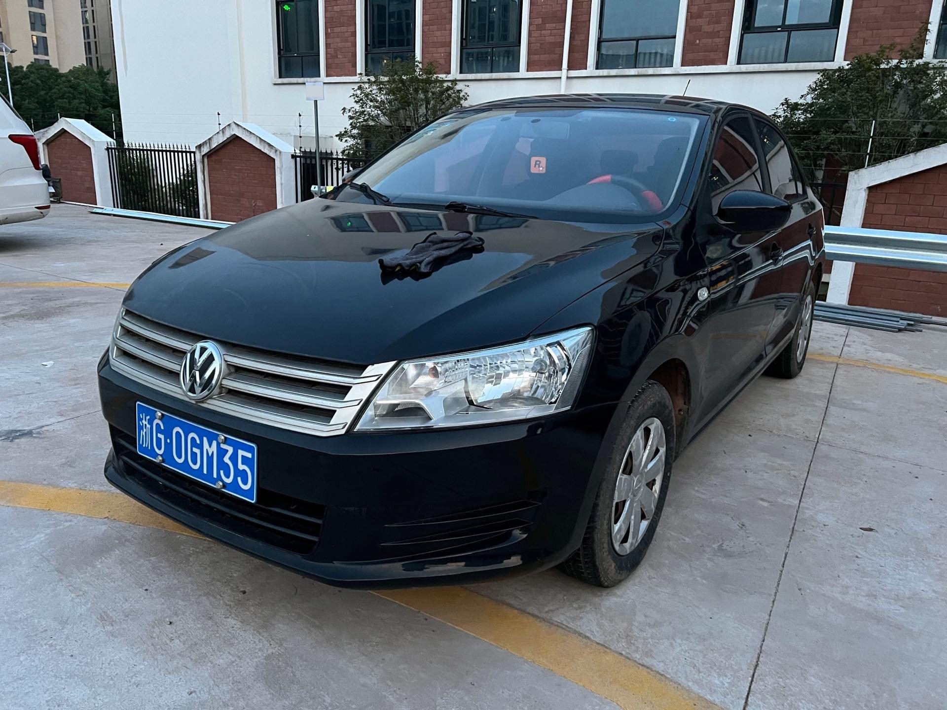 Volkswagen Santana 2013 car image 