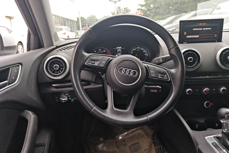 Audi A3 2019 car image #11