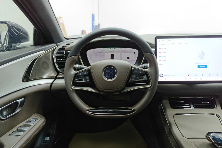 BYD Han 2024 immagine di auto #15