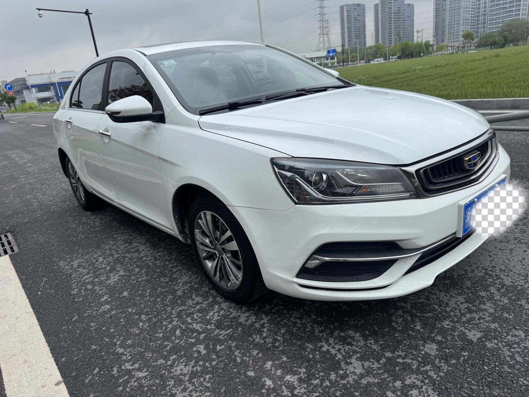 GEELY Emgrand 2019 imagen de coche #3