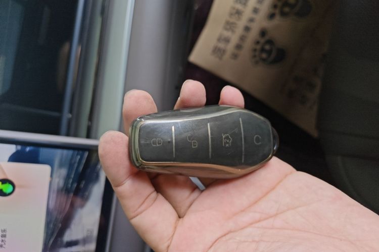 BYD Han 2023 car image #9