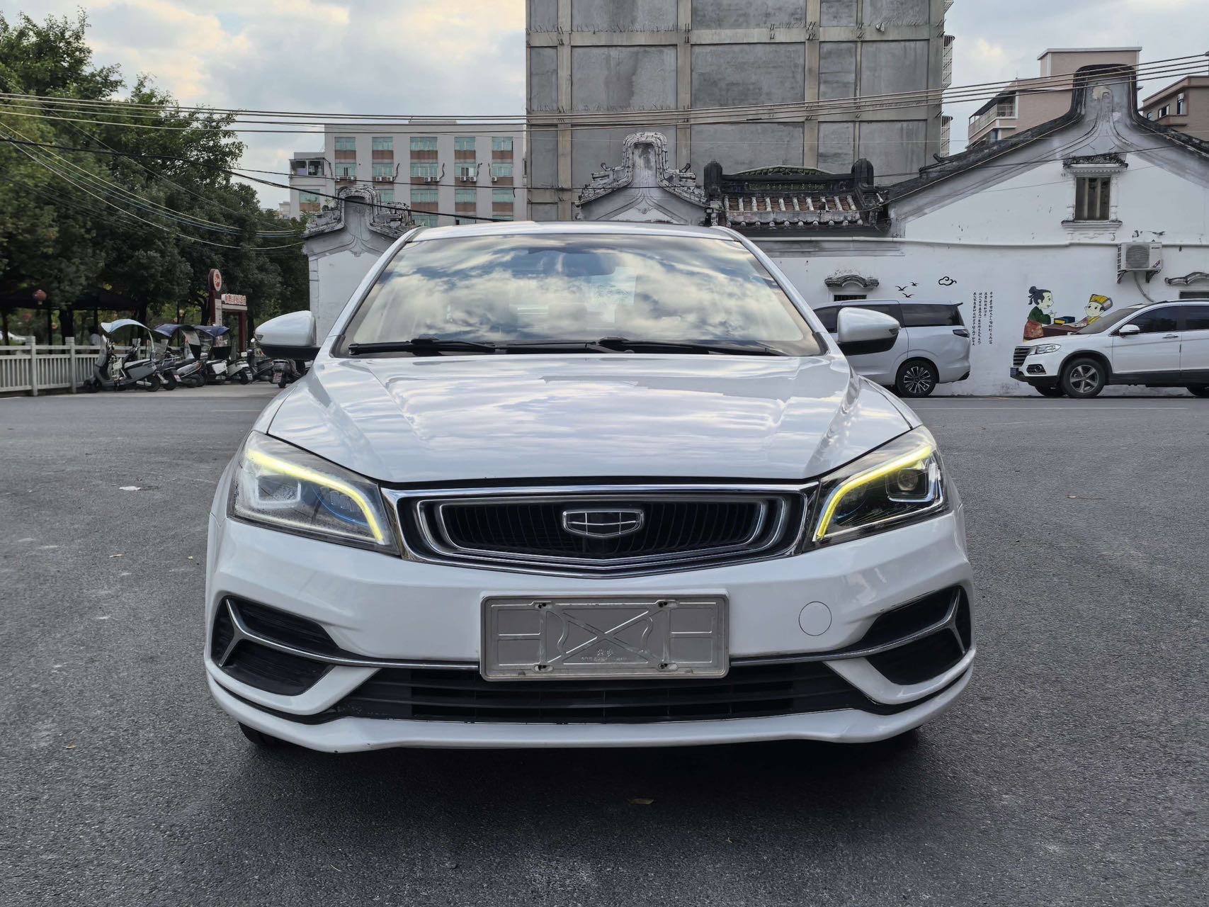 GEELY Emgrand 2019 صورة سيارة #2