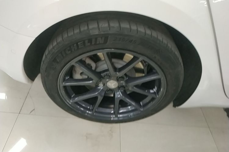 Tesla Model 3 2021 car image #10