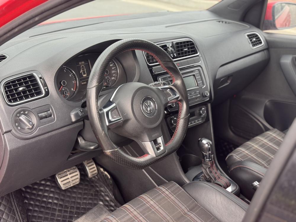 Volkswagen Polo 2014 car image #18