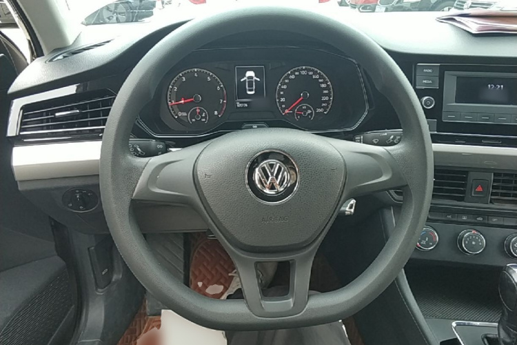 Volkswagen Bora 2020 car image #11