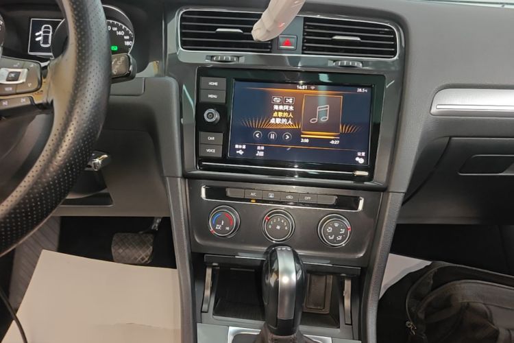 Volkswagen Golf 2019 #13 Volkswagen Golf 2019 car image #13