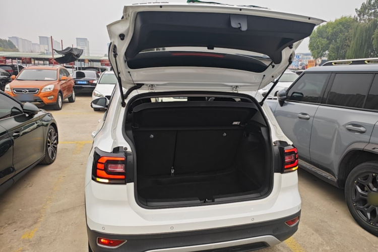 Volkswagen Tacqua 2020 immagine di auto #21