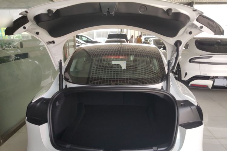 Tesla Model 3 2026 car image #19