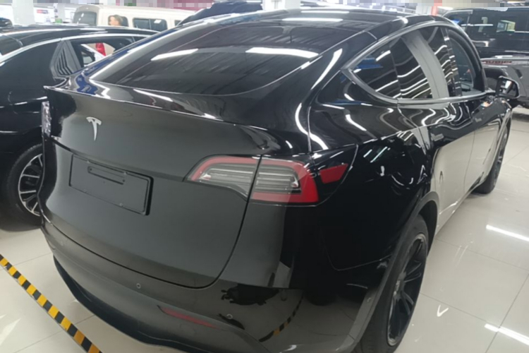 Tesla Model Y 2022 #7 Tesla Model Y 2022 car image #7