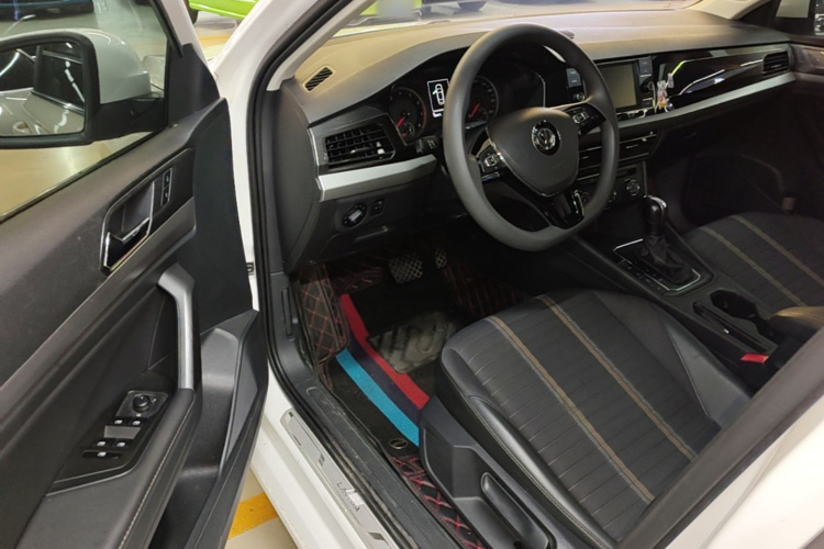 Volkswagen Lavida 2020 car image #16