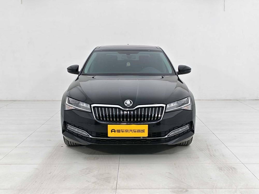 Skoda Superb 2024 imagem de carro #2