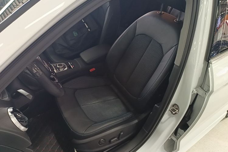 Audi A3 2018 car image #15