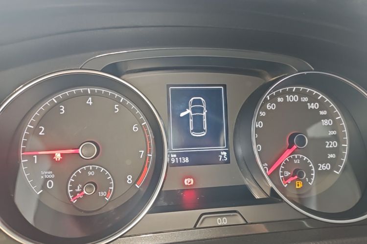 Volkswagen Golf 2018 car image #12