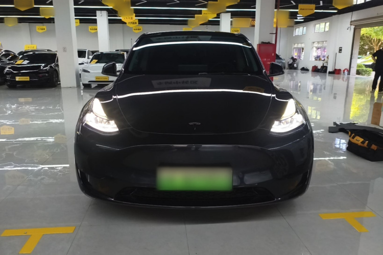 Tesla Model Y 2024 car image #3