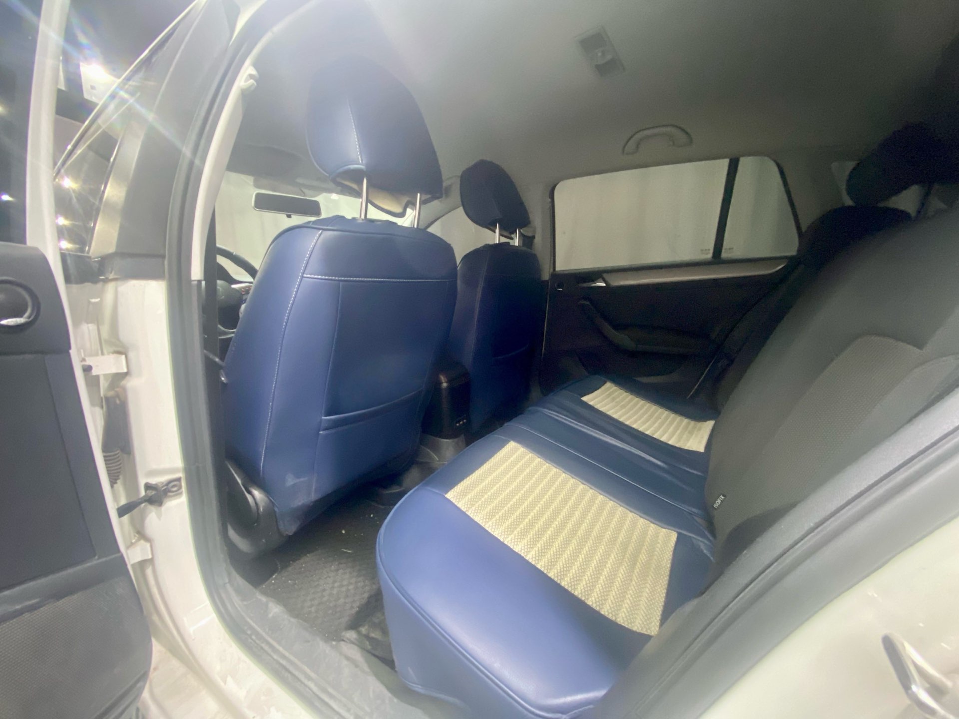 Volkswagen Santana 2016 car image #10