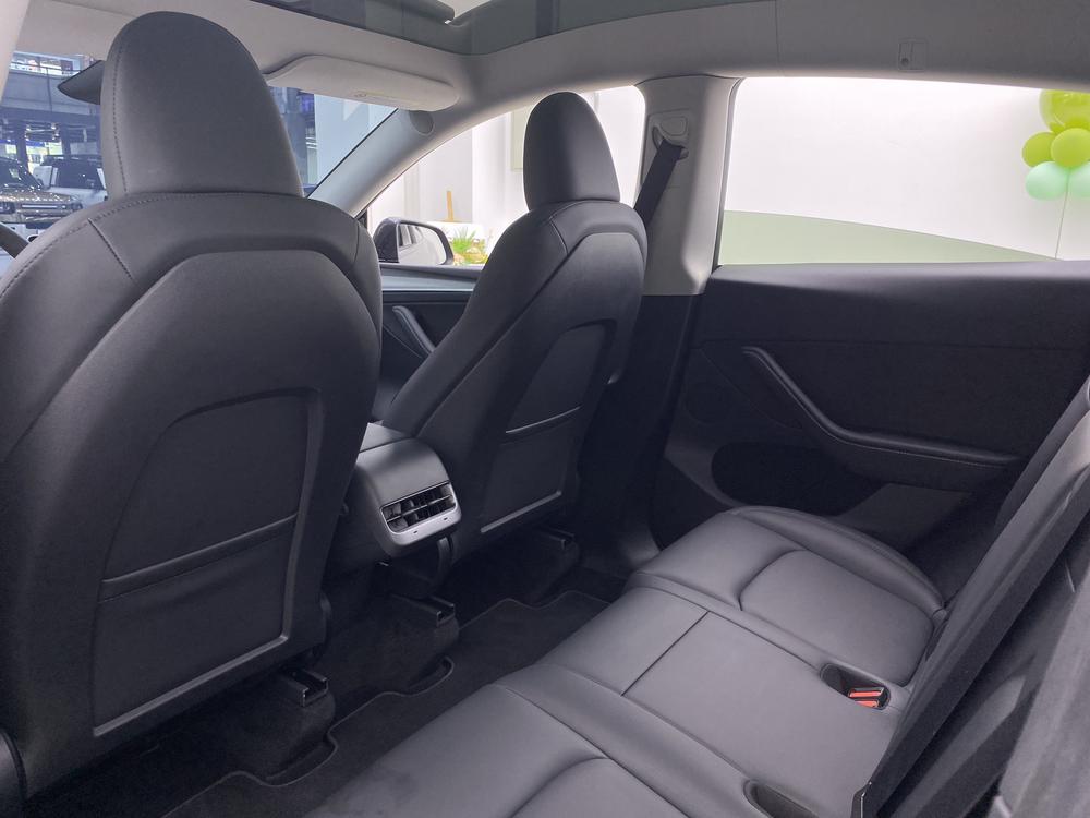 Tesla Model Y 2025 #28 Tesla Model Y 2025 car image #28