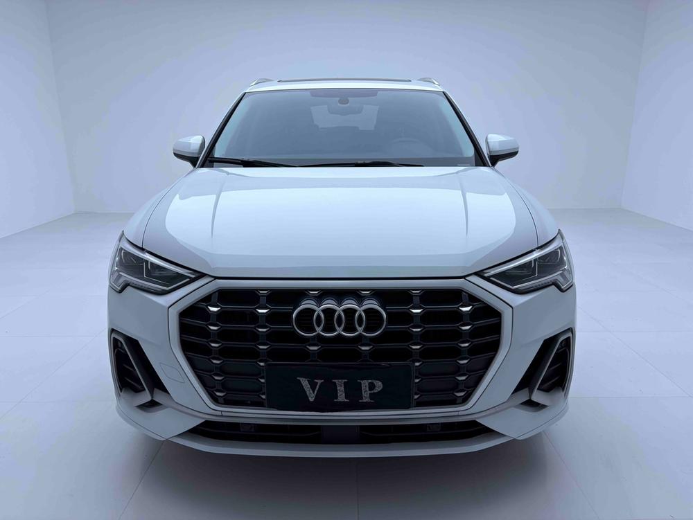 Audi Q3 2022 car image #2