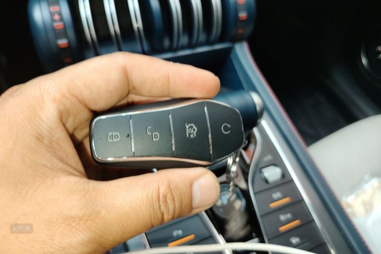 BYD Yuan Plus 2022 immagine di auto #10