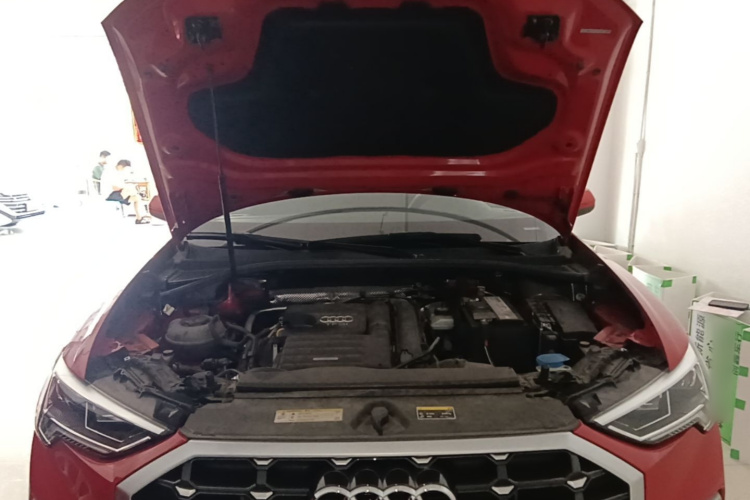 Audi Q3 2019 car image #20