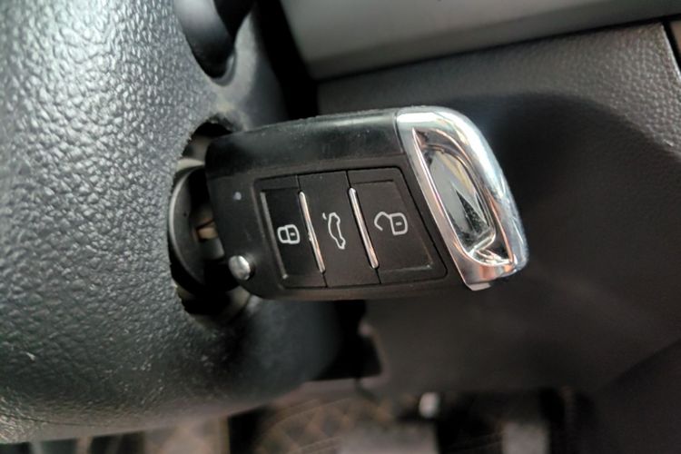 Volkswagen Lavida 2019 car image #9