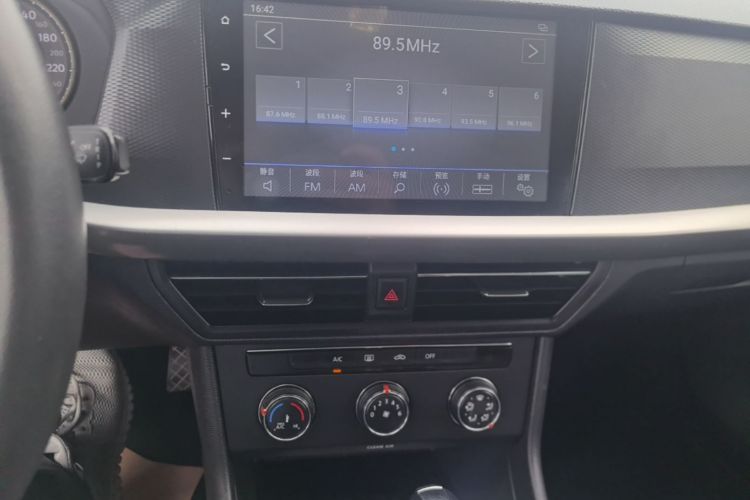 Volkswagen Lavida 2019 #17 Volkswagen Lavida 2019 car image #17