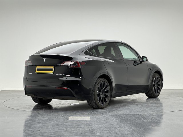 Tesla Model Y 2023 #2 Tesla Model Y 2023 car image #2