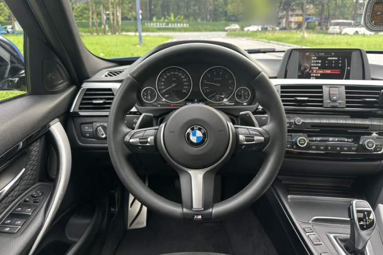 BMW 3 Series 2017 #22 BMW 3 Series 2017 car image #22