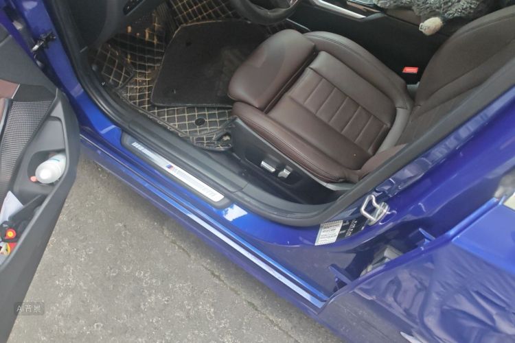 BMW 3 Series 2020 immagine di auto #18