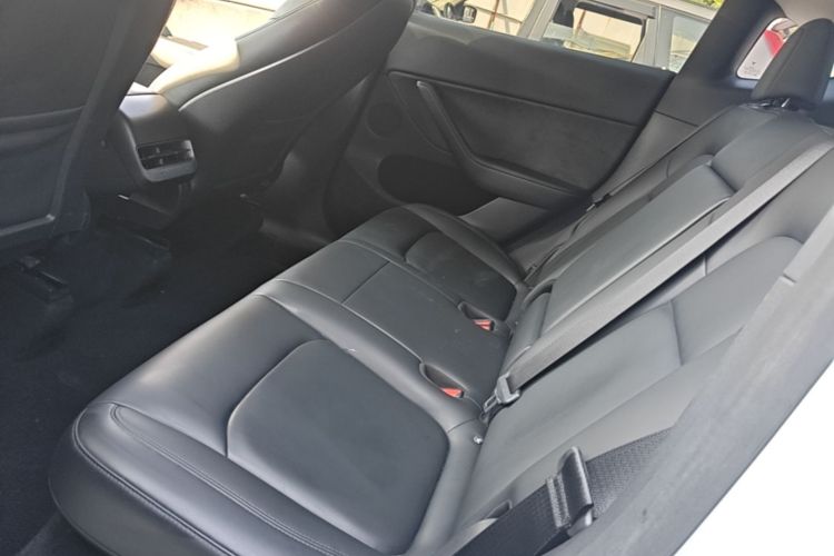 Tesla Model Y 2021 #17 Tesla Model Y 2021 car image #17