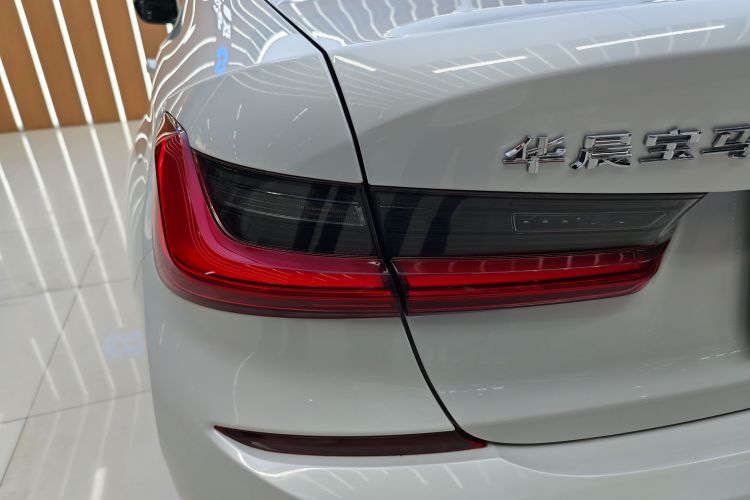 BMW 3 Series 2021 #8 BMW 3 Series 2021 car image #8