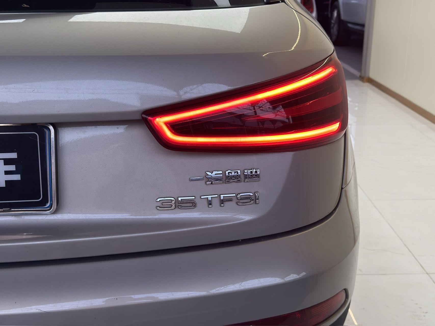 Audi Q3 2015 immagine di auto #17