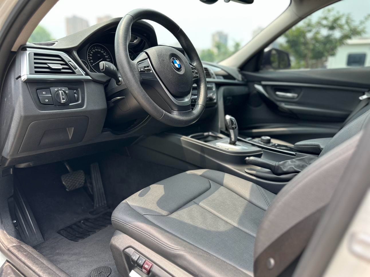 BMW 3 Series 2017 #4 BMW 3 Series 2017 car image #4