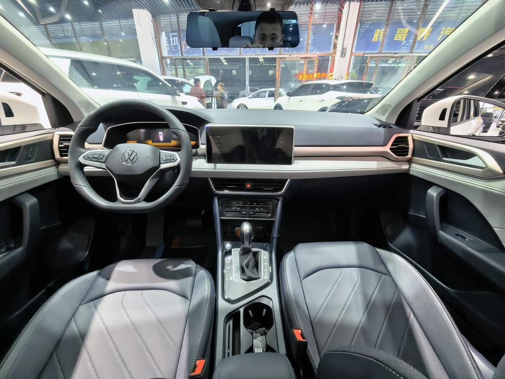Volkswagen Tharu 2025 immagine di auto #8