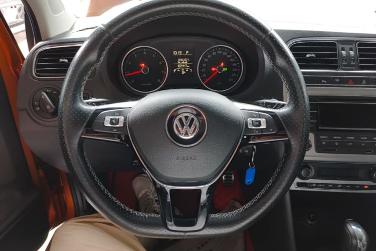 Volkswagen Polo 2015 #11 Volkswagen Polo 2015 car image #11