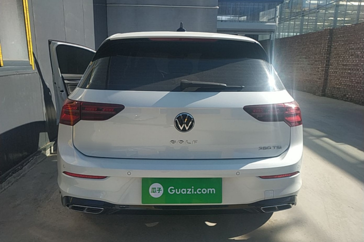 Volkswagen Golf 2022 car image #6